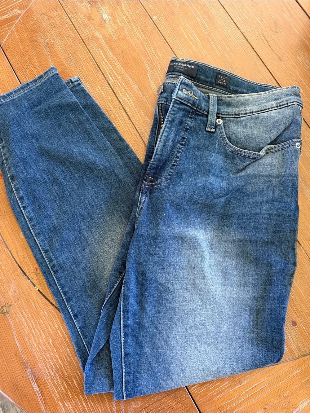 Lucky Brand Women’s Faded Blue Straight Skinny Leg Jeans 12/31 Regular Mid Rise